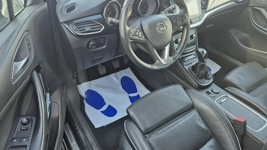 OPEL Astra -