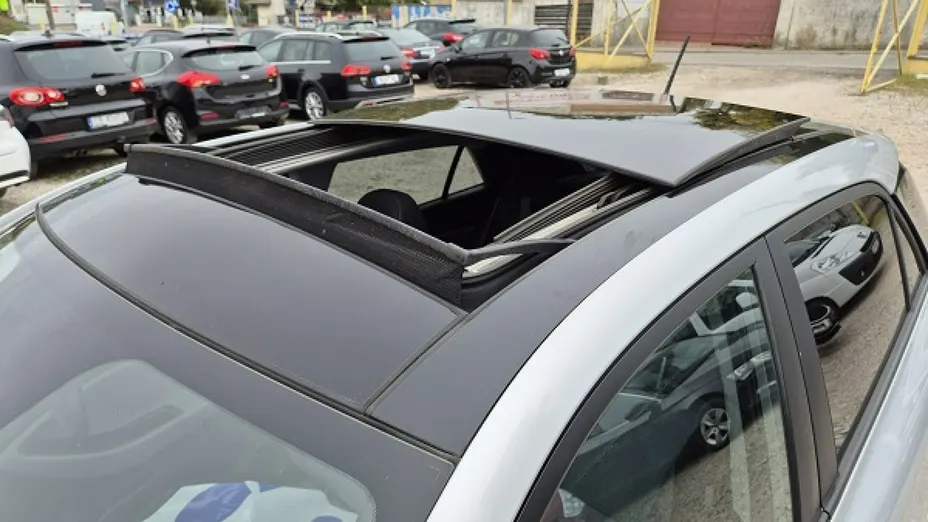 HYUNDAI i20 -