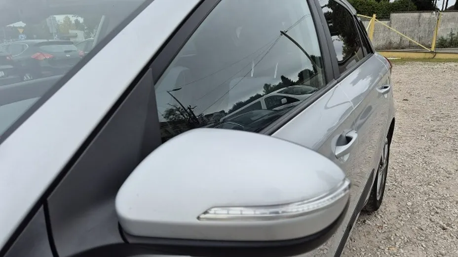 HYUNDAI i20 -