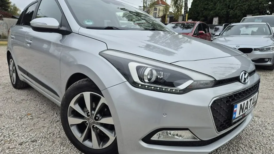 HYUNDAI i20 -