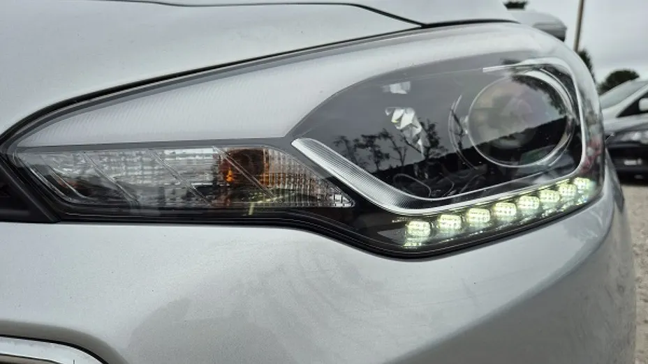 HYUNDAI i20 -