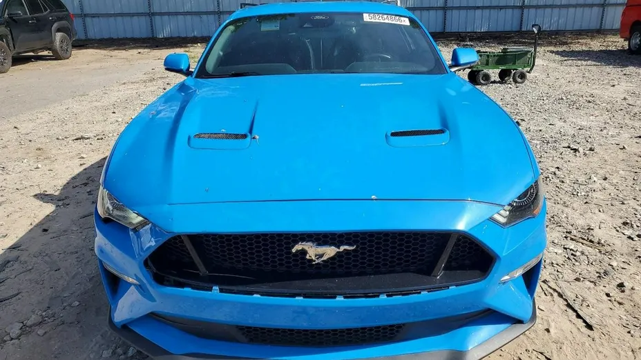 FORD Mustang -