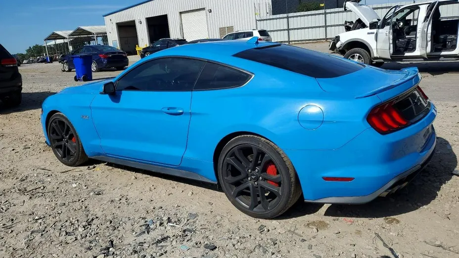 FORD Mustang -