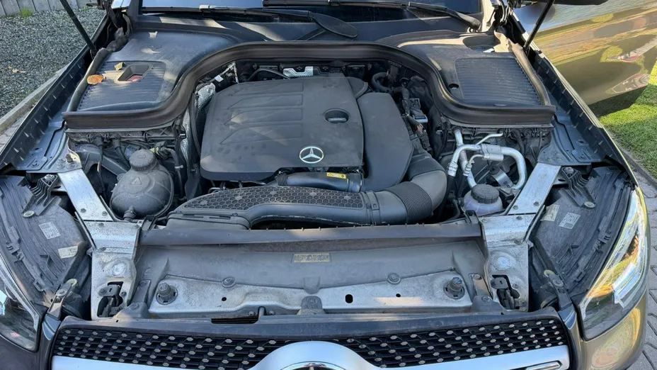 MERCEDES-BENZ GLC -