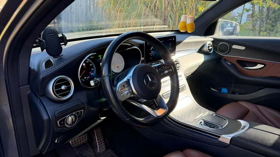 MERCEDES-BENZ GLC -