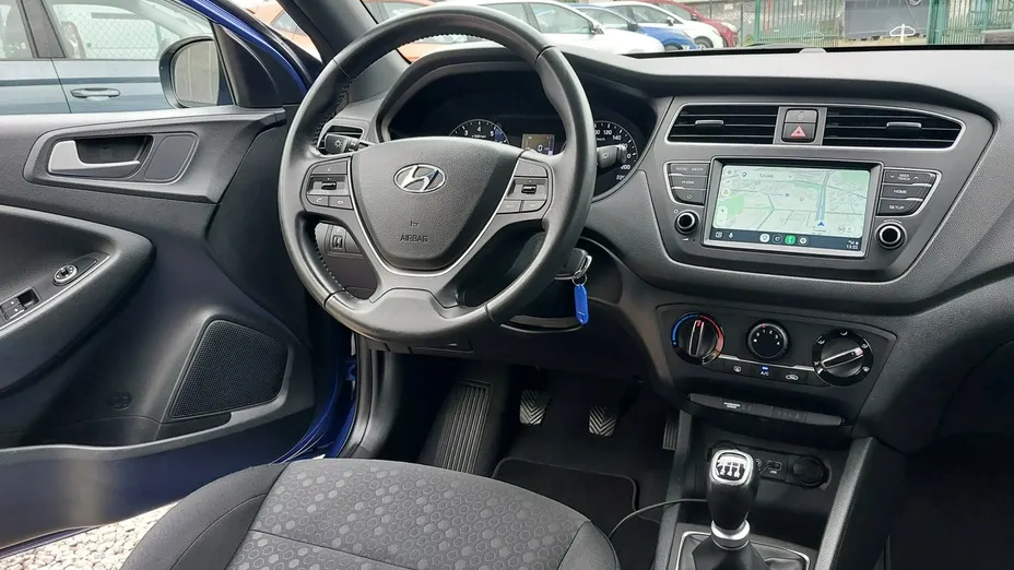 HYUNDAI i20 -