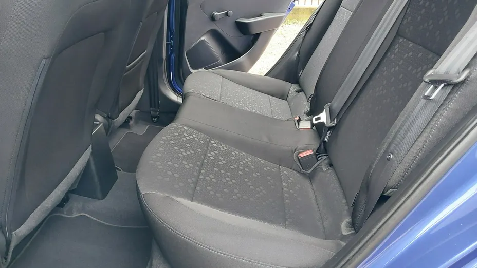 HYUNDAI i20 -