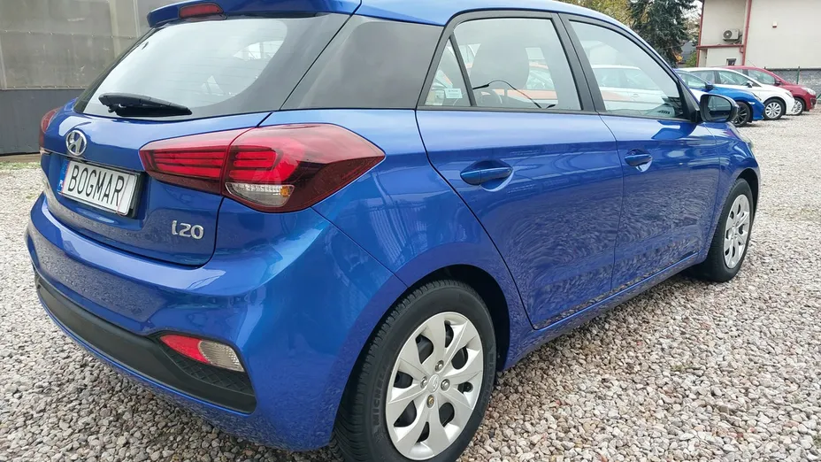 HYUNDAI i20 -