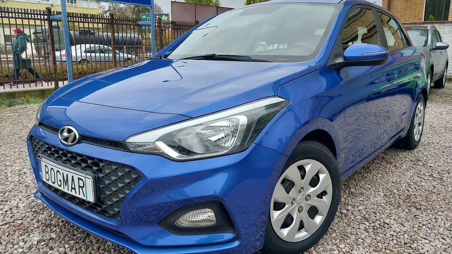 HYUNDAI i20 -
