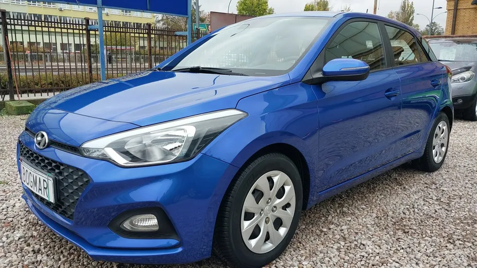 HYUNDAI i20 -