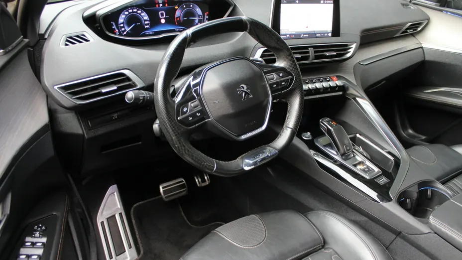 PEUGEOT 3008 -