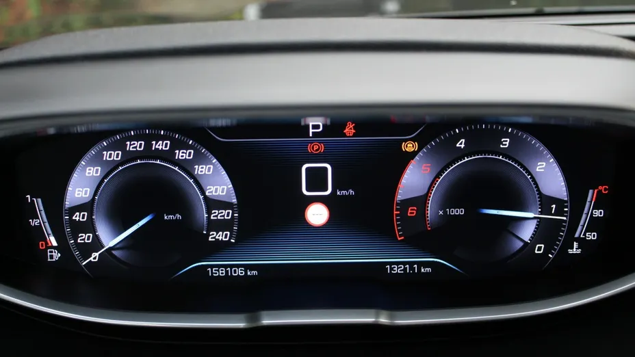PEUGEOT 3008 -