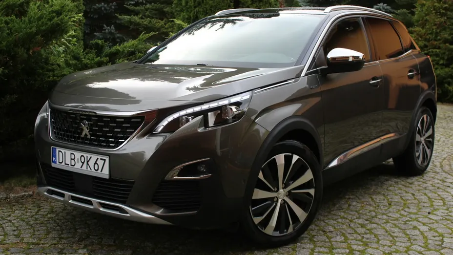 PEUGEOT 3008 -