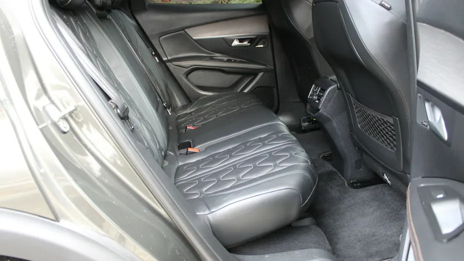 PEUGEOT 3008 -