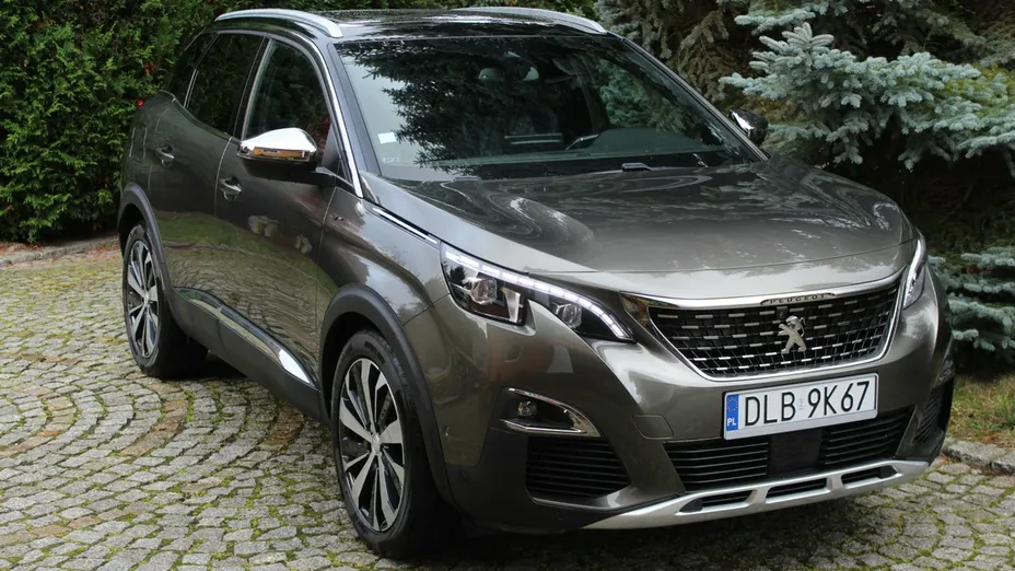 PEUGEOT 3008 -