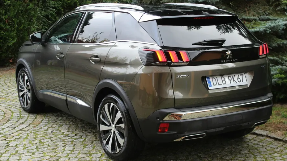 PEUGEOT 3008 -