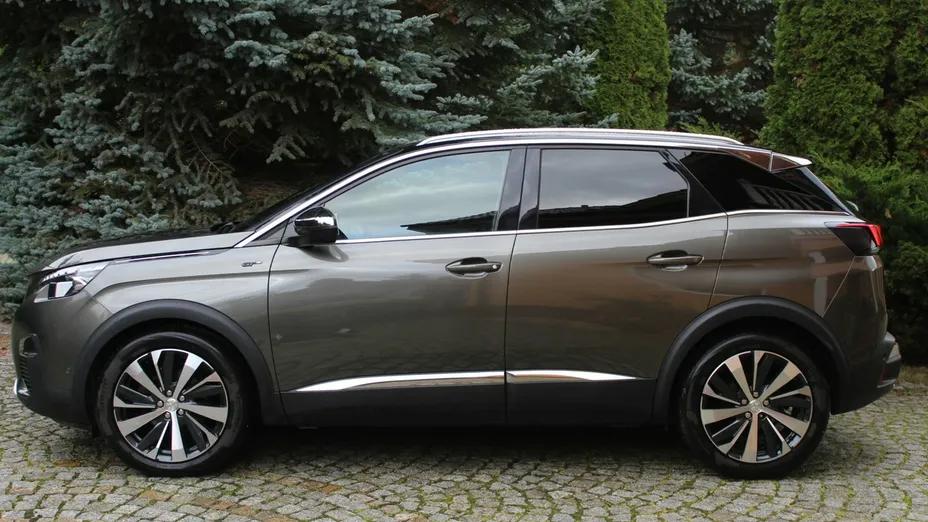 PEUGEOT 3008 -