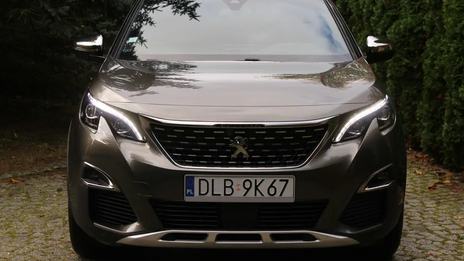 PEUGEOT 3008 -