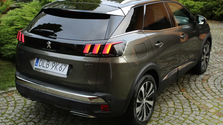 PEUGEOT 3008 -