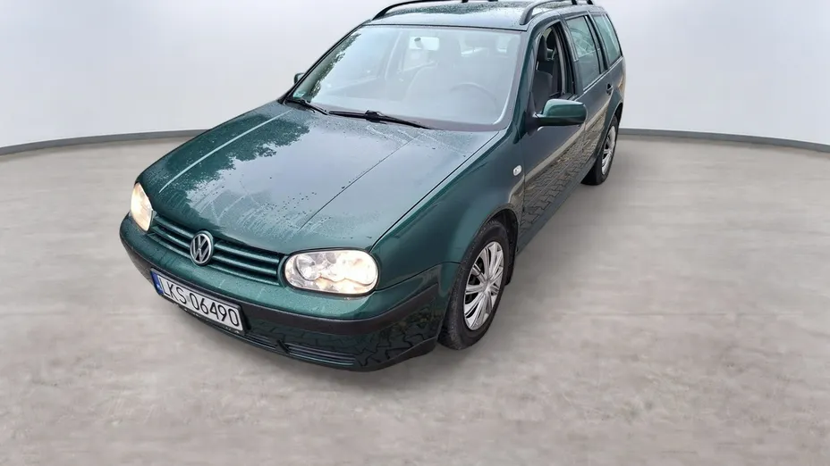 VOLKSWAGEN Golf -