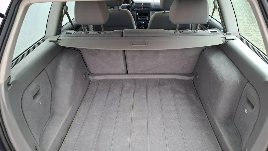 VOLKSWAGEN Golf -