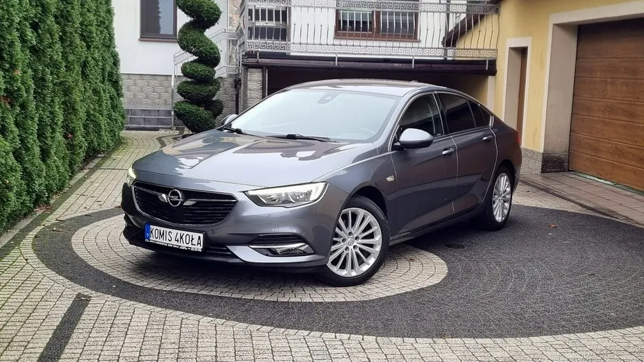 OPEL Insignia -