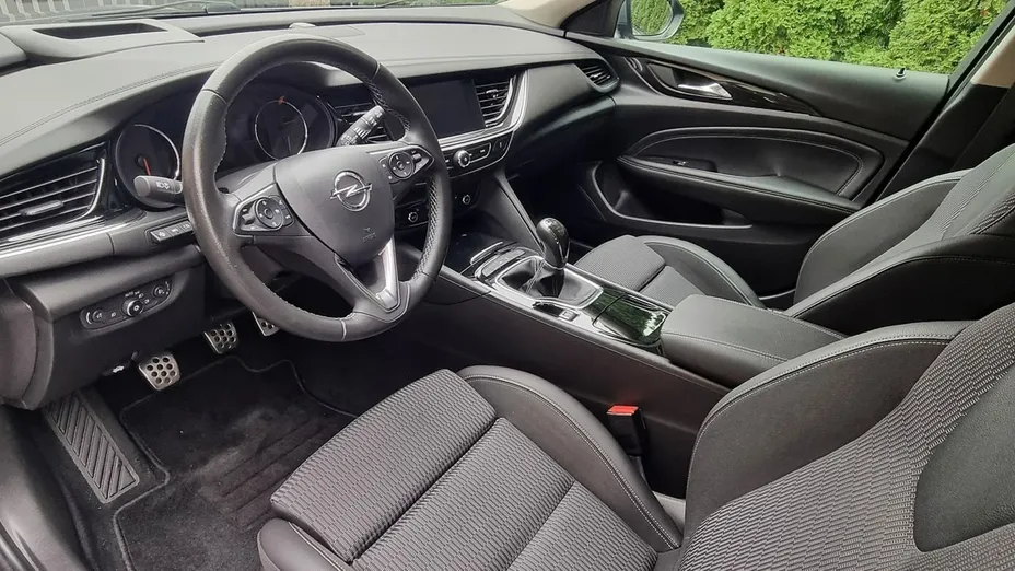 OPEL Insignia -