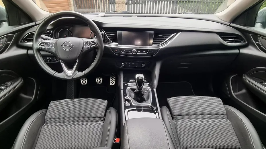 OPEL Insignia -