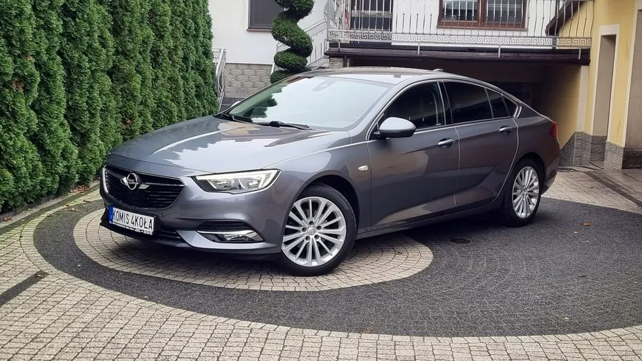 OPEL Insignia -