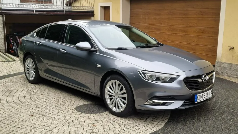 OPEL Insignia -