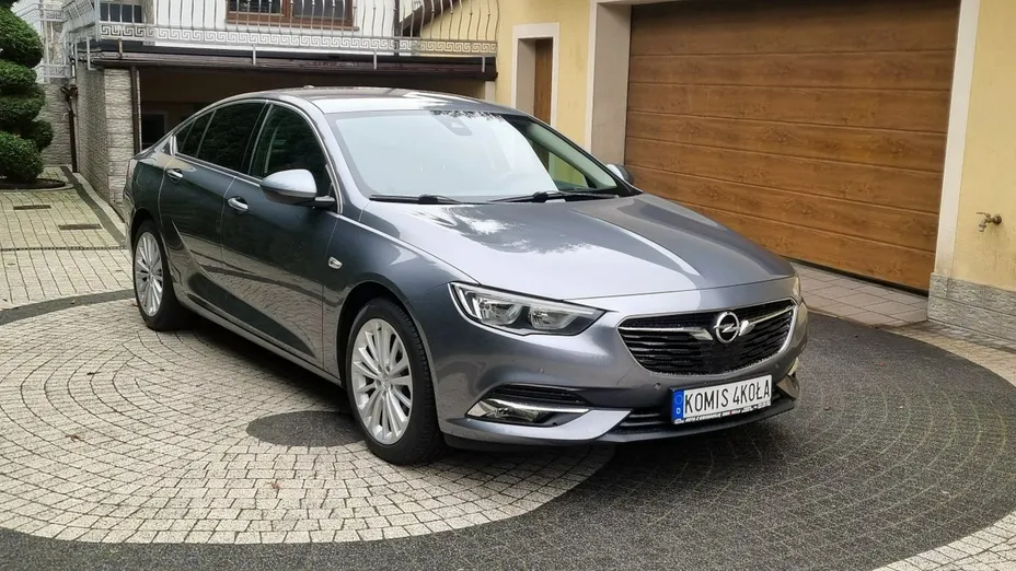 OPEL Insignia -