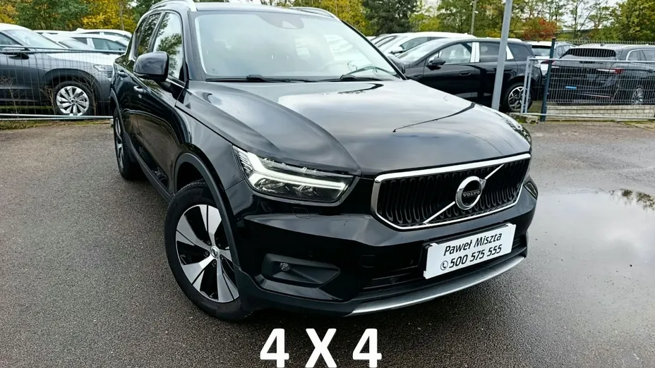 VOLVO XC40 -