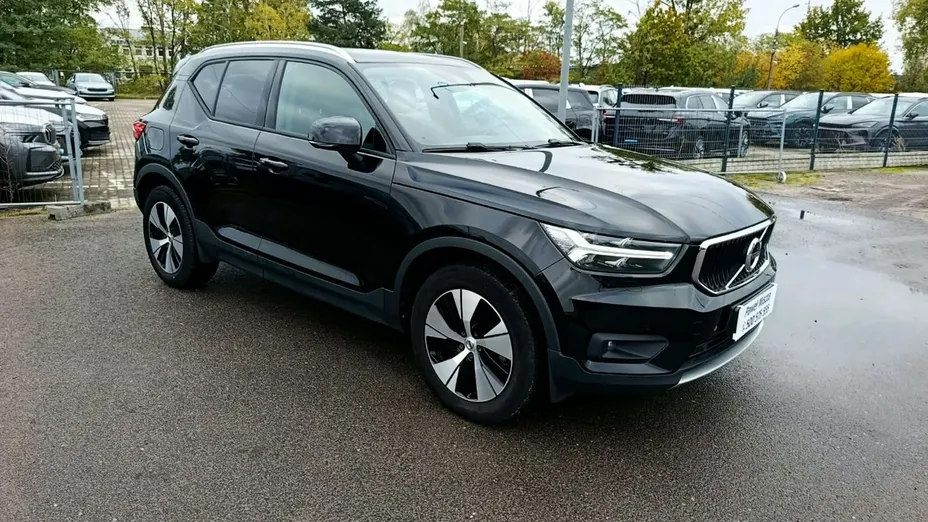 VOLVO XC40 -