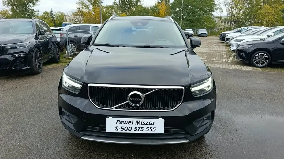 VOLVO XC40 -