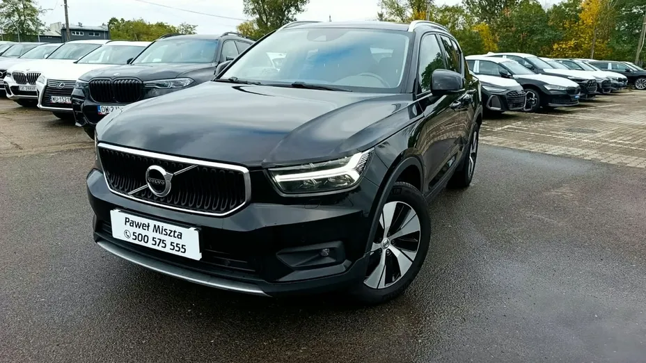 VOLVO XC40 -