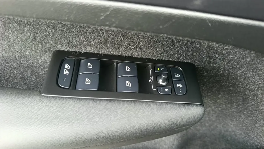 VOLVO XC40 -
