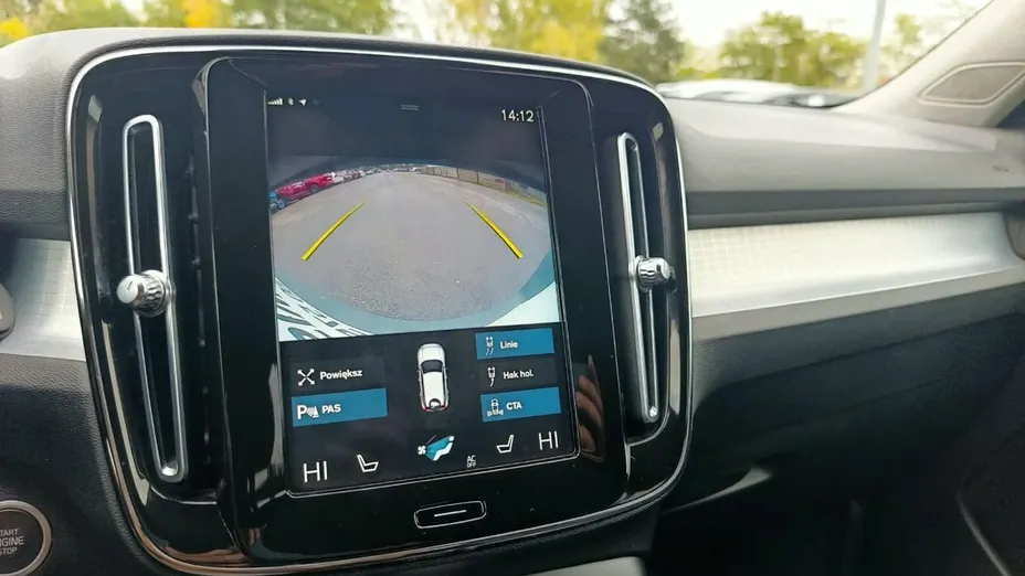 VOLVO XC40 -
