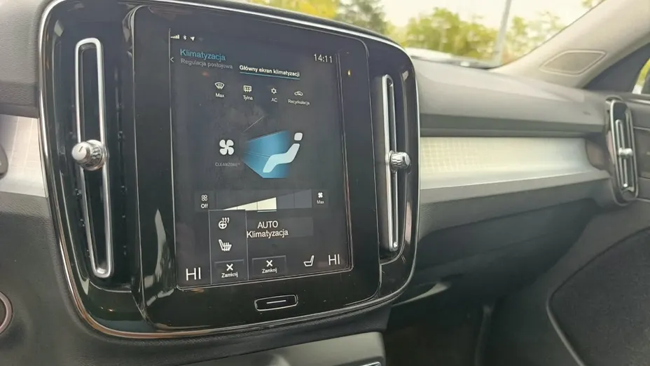 VOLVO XC40 -