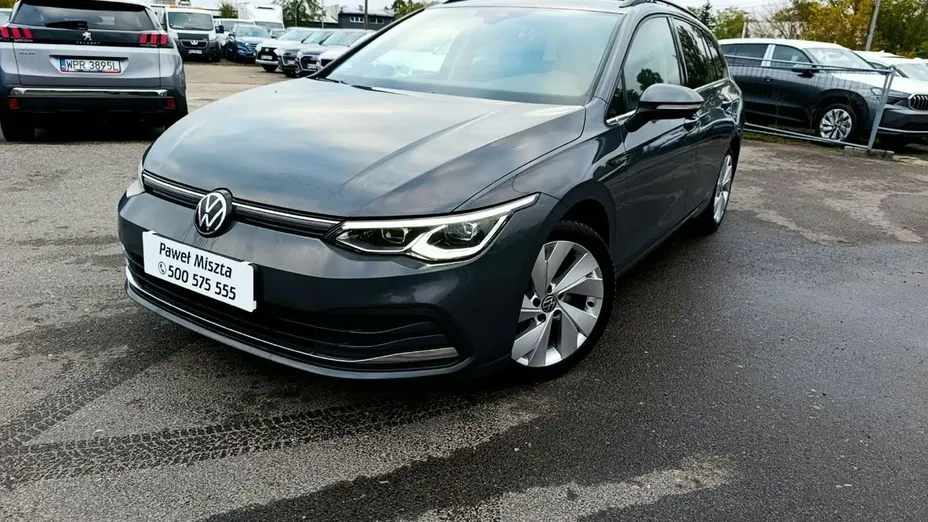 VOLKSWAGEN Golf -