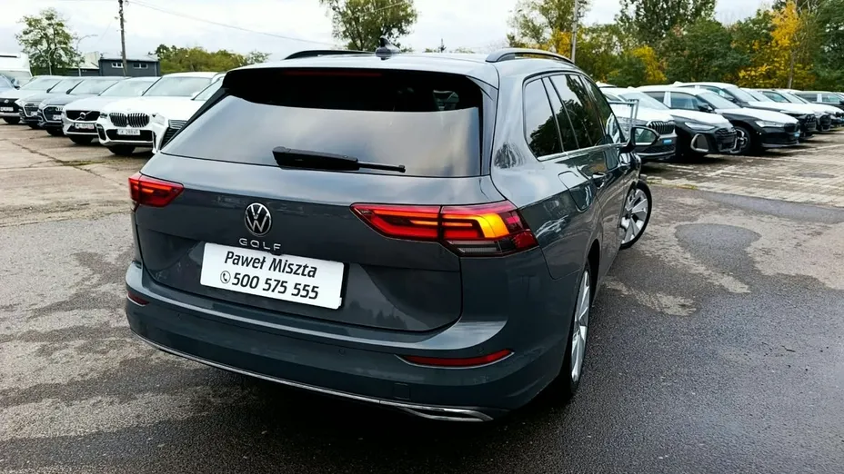 VOLKSWAGEN Golf -