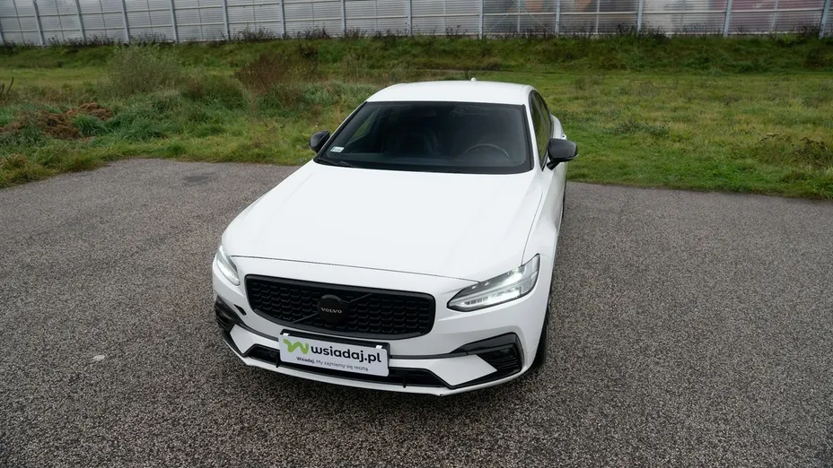 VOLVO S90 -