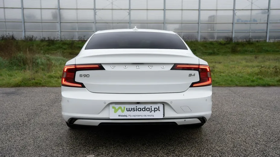 VOLVO S90 -