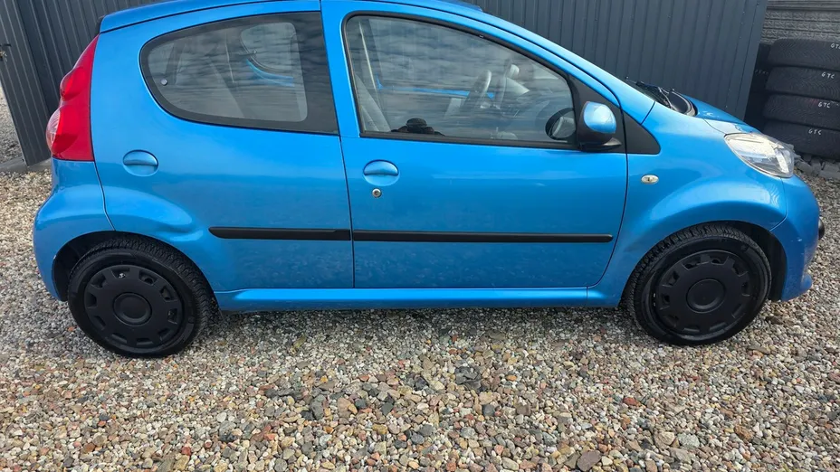 PEUGEOT 107 -