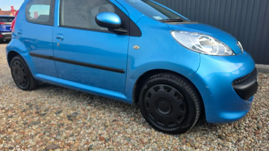 PEUGEOT 107 -