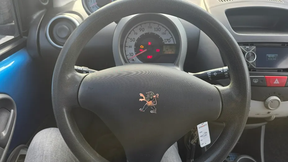 PEUGEOT 107 -