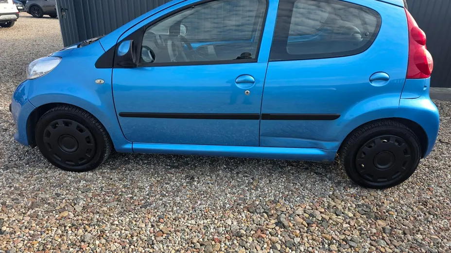 PEUGEOT 107 -