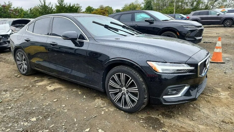 VOLVO S60 -