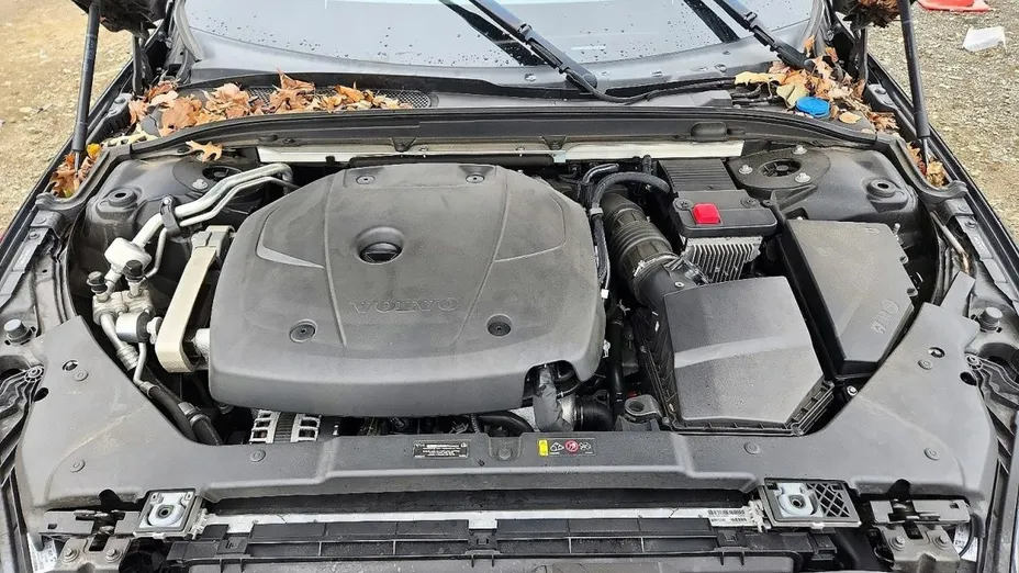 VOLVO S60 -