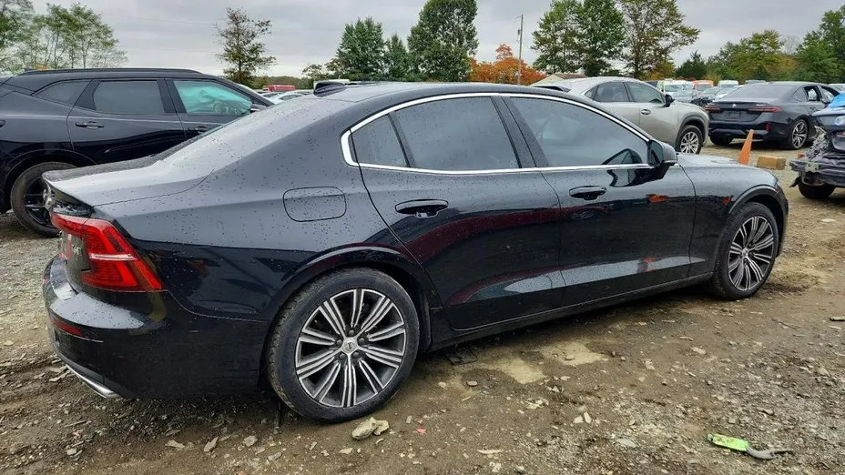 VOLVO S60 -