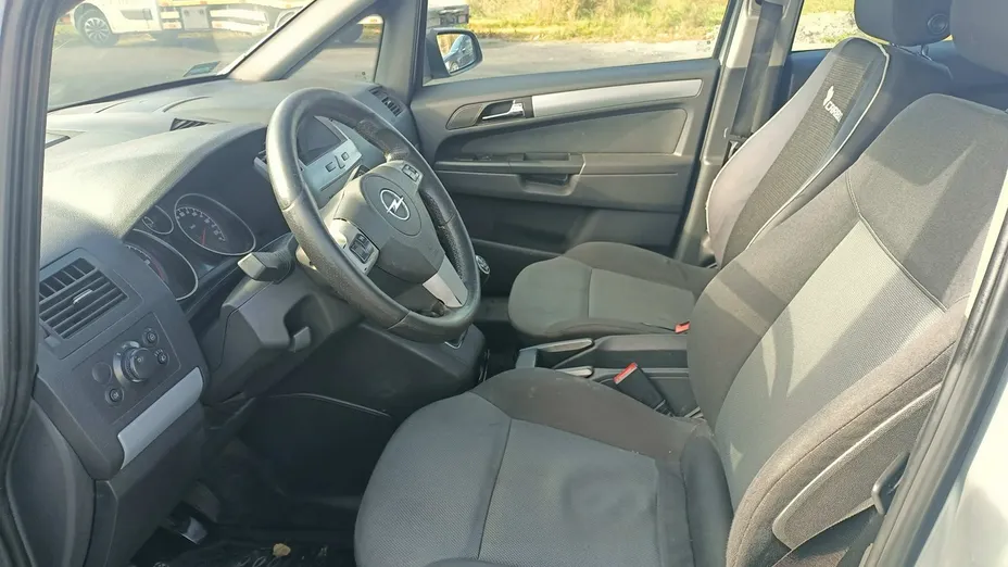 OPEL Zafira -